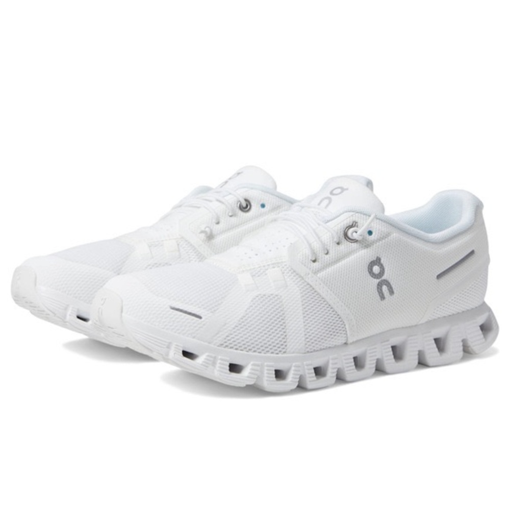 On cloud 5 8.5 women US. Barely worn!